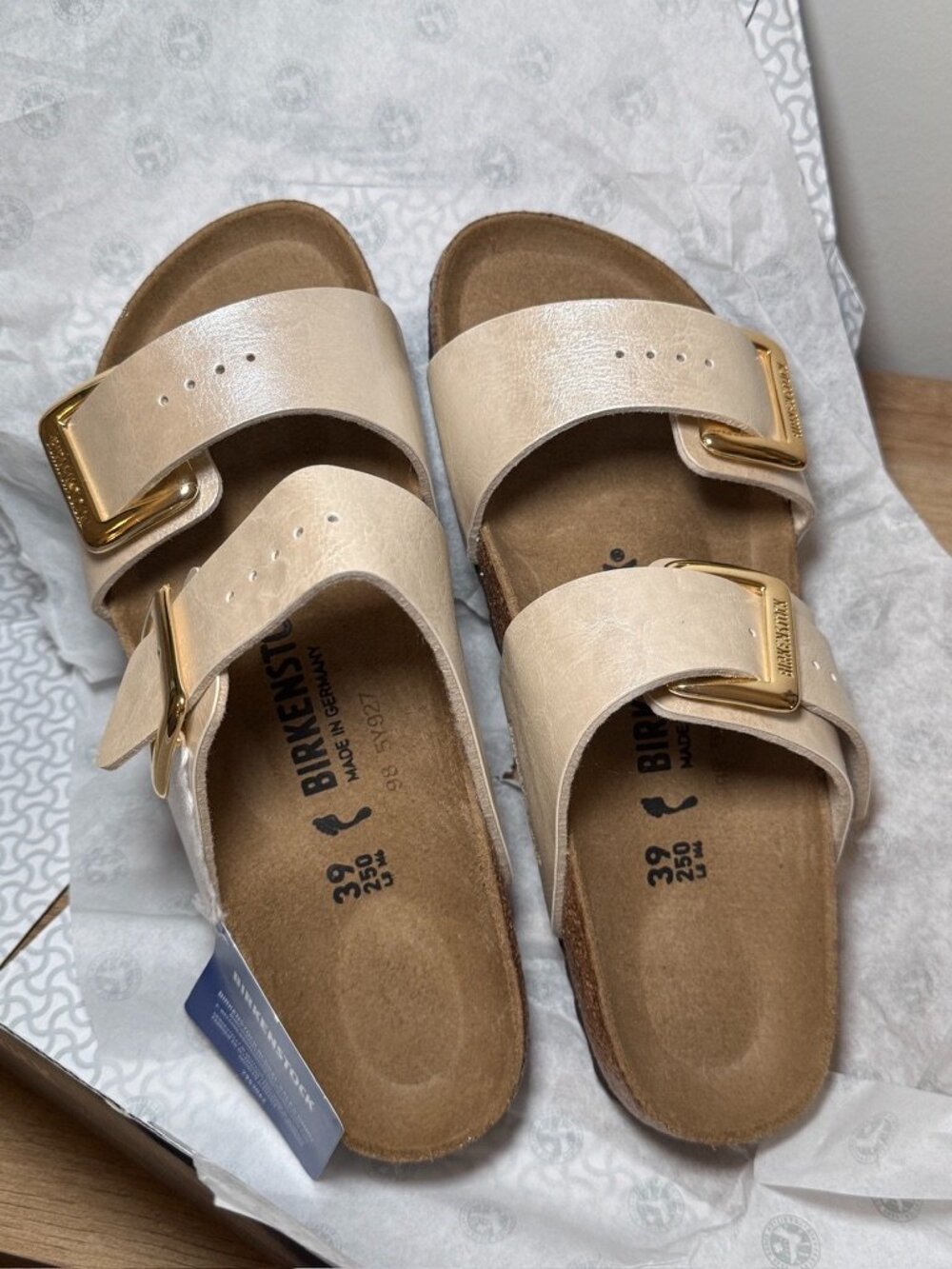 Birkenstock Sydney Luxe Cushion Buckle in Graceful Pearl, Brand New Size 8
